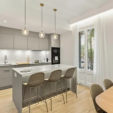 Modern & Stylish Apartment In Barcelona Exterior photo