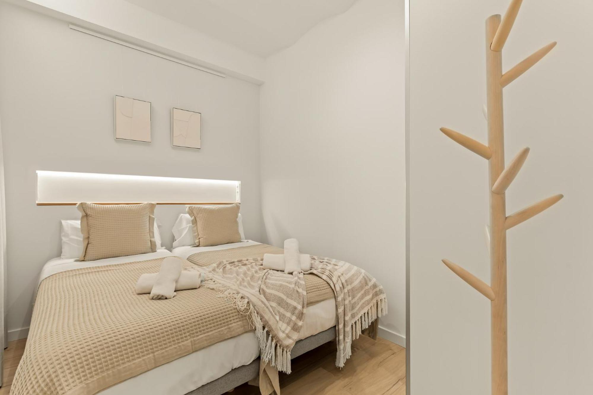 Modern & Stylish In Apartment *